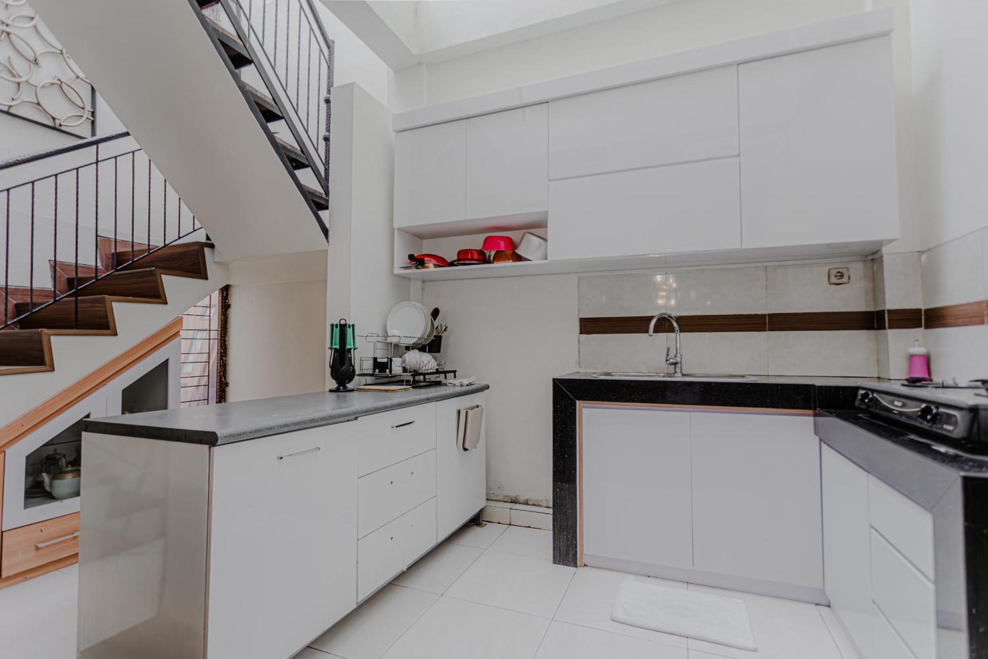 Inez Homestay ยอกยาการ์ตา ภายนอก รูปภาพ