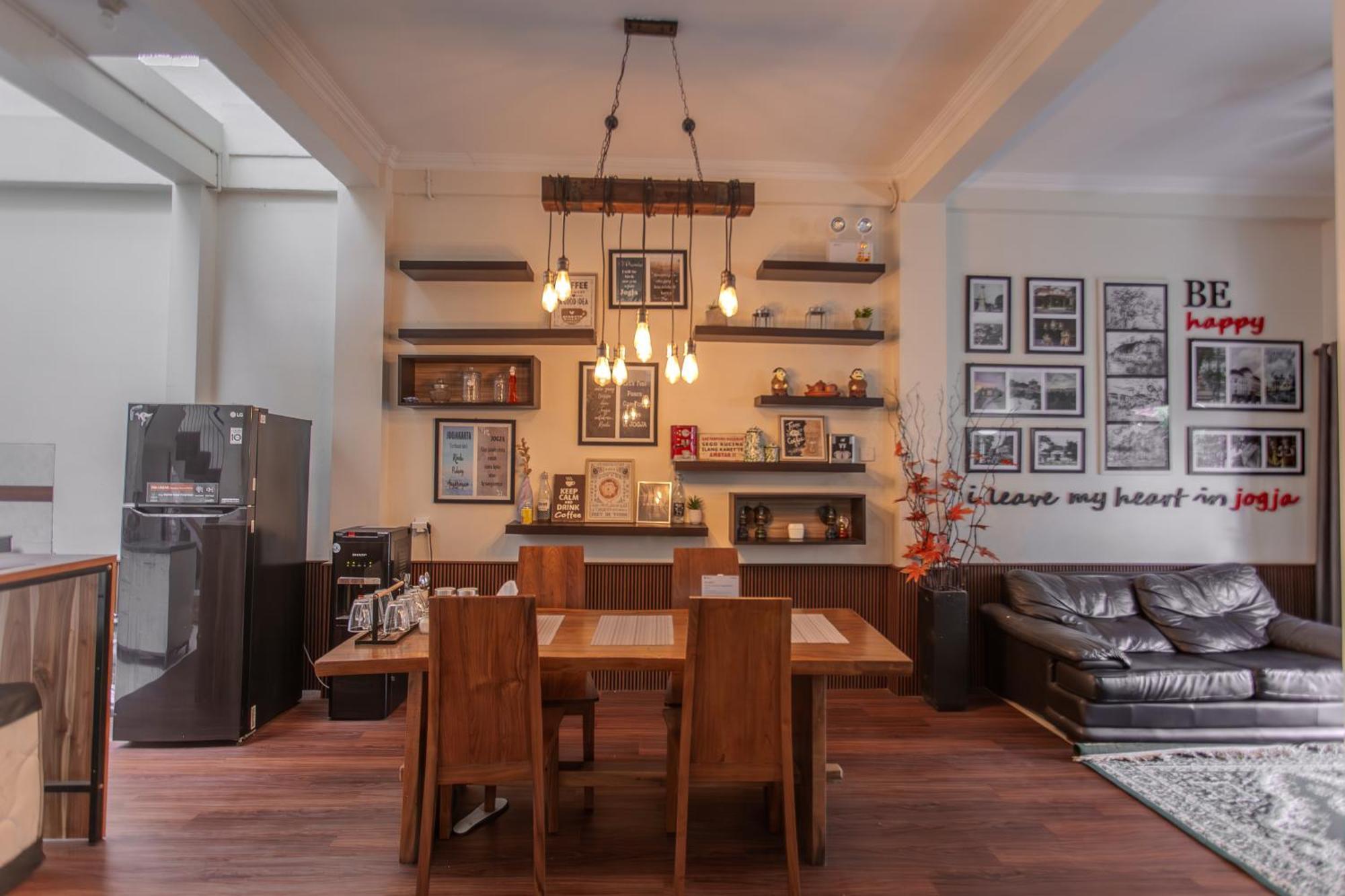 Inez Homestay ยอกยาการ์ตา ภายนอก รูปภาพ